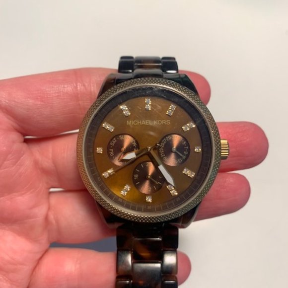 Michael Kors Tortoise Shell Watch - Picture 4 of 4